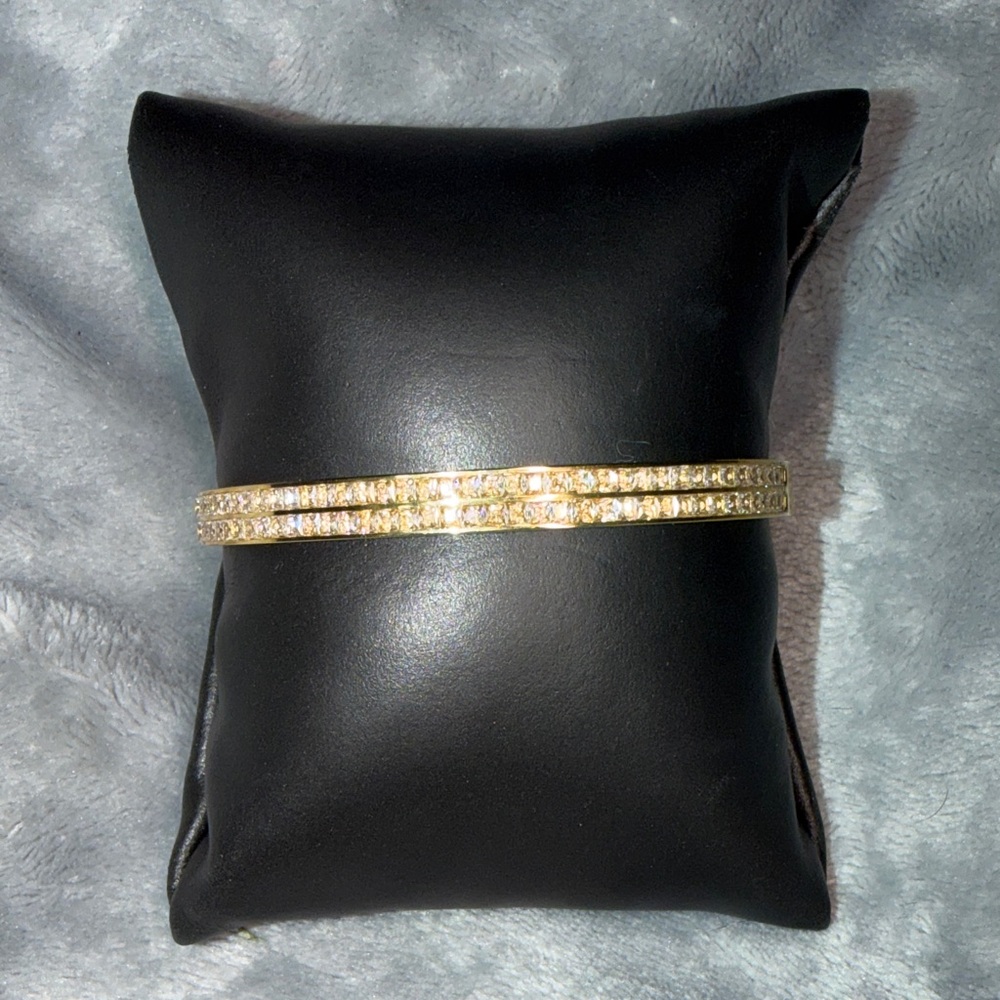 Elegant Gold Bangle